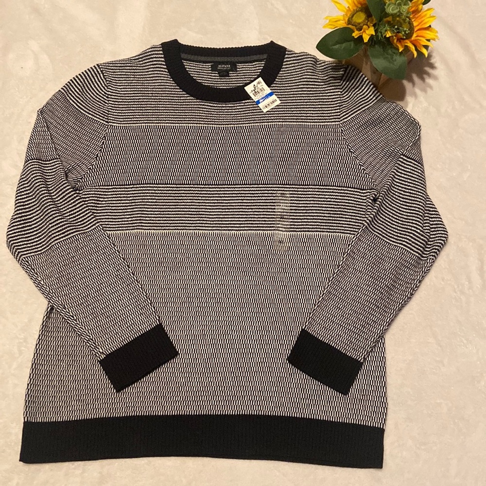 ALFANI NWT Size XL Black & White 100% Cotton Crew Neck Sweater